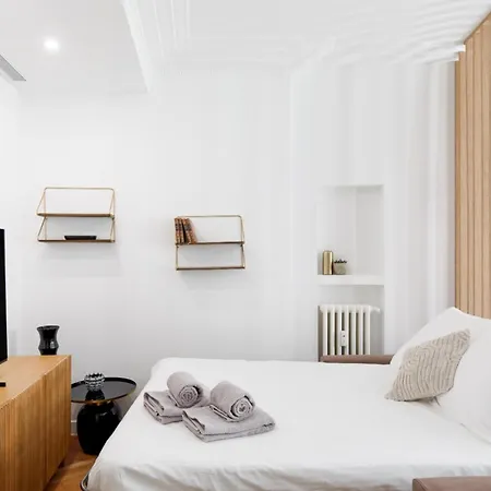 Stylish Renovated Near The Palais